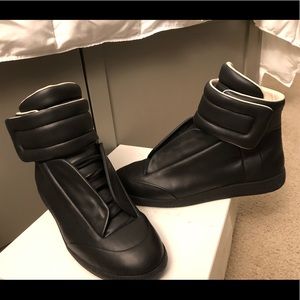 Maison Margiela black future hi-top sneakers sz44